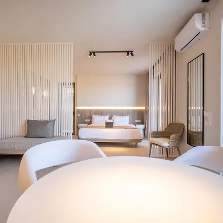 Yenesis Seaside Retreat - Adults Only Over 15 *