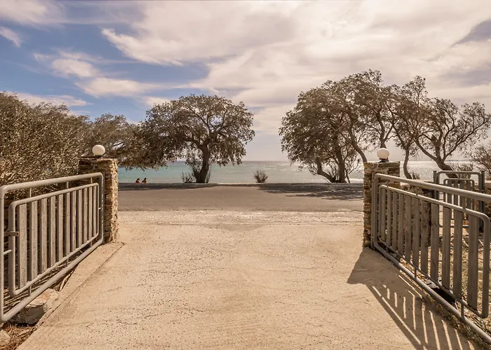 酒店 Yenesis Seaside Retreat - Adults Only Over 15 Tínos