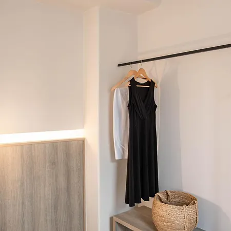 Yenesis Seaside Retreat - Adults Only Over 15