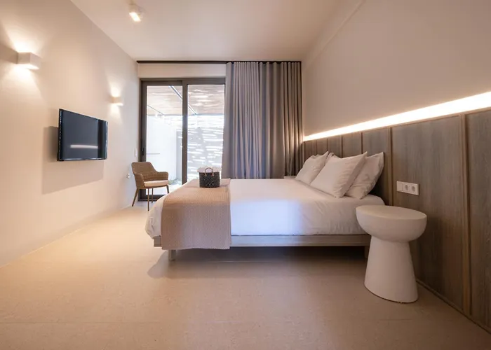 Yenesis Seaside Retreat - Adults Only Over 15