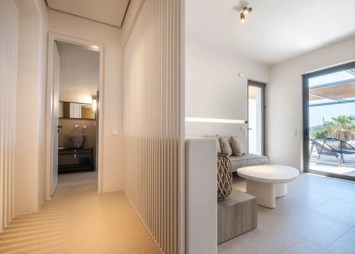 Yenesis Seaside Retreat - Adults Only Over 15 *