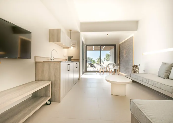 Hotel Yenesis Seaside Retreat - Adults Only Over 15